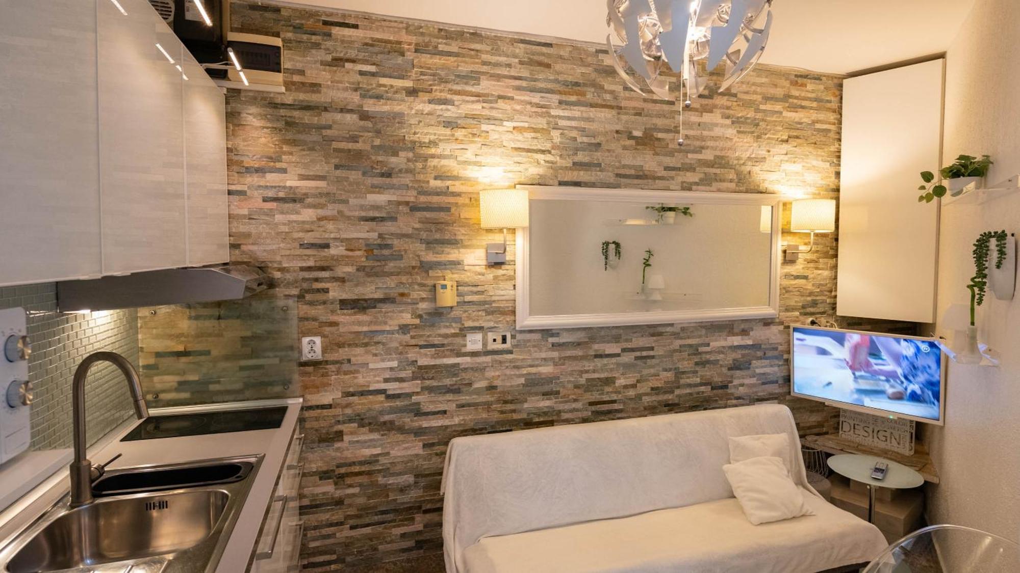 Family Friendly Apartments With A Swimming Pool Lovran, Opatija - 14178 Room photo