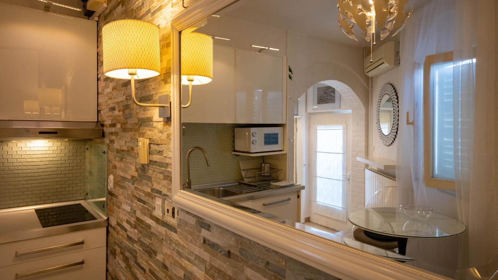 Family Friendly Apartments With A Swimming Pool Lovran, Opatija - 14178 Room photo